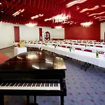 Отель Laaxerhof